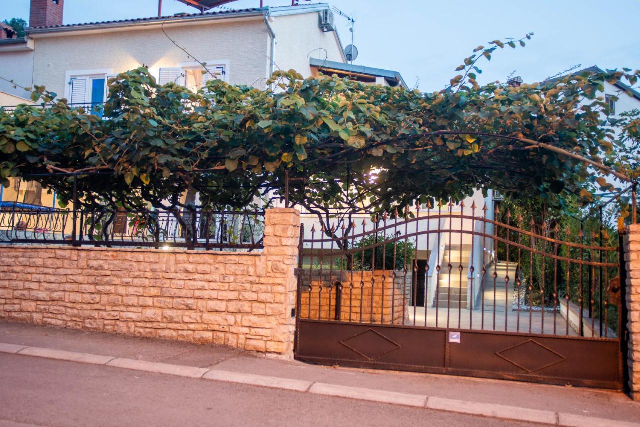 Wellness Studio D'Or - Exclusive New Apartment With Whirlpool, Sauna, Sunny Terrace, Private Parking Poreč Exterior foto